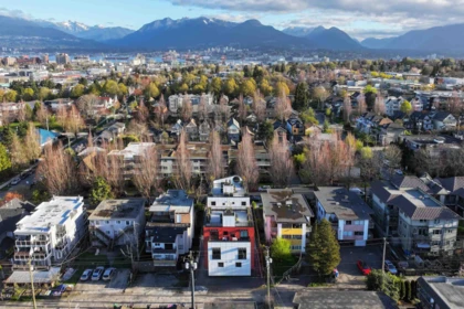 101 1550 E 3rd Avenue, Vancouver, BC, Vancouver — Townhouse for sale