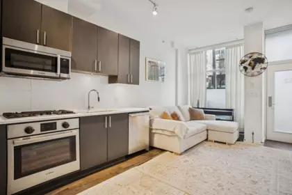 62 W 1st Avenue, Vancouver, BC, Vancouver — Townhouse for sale