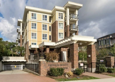 717 13883 Laurel Drive, Surrey, BC, Surrey — Apartment/Condo for sale