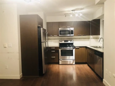 717 13883 Laurel Drive, Surrey, BC, Surrey — Apartment/Condo for sale