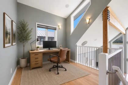 Entry Foyer Photo of 11 700 South Dyke Road, New Westminster, BC