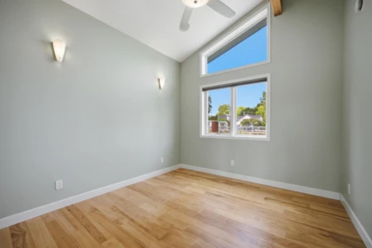 Hallway Photo of 11 700 South Dyke Road, New Westminster, BC