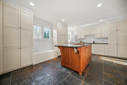 Basement Recreation Room Photo of 13411 25th Avenue, Surrey, BC