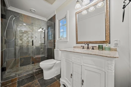 Mudroom Photo of 13411 25th Avenue, Surrey, BC