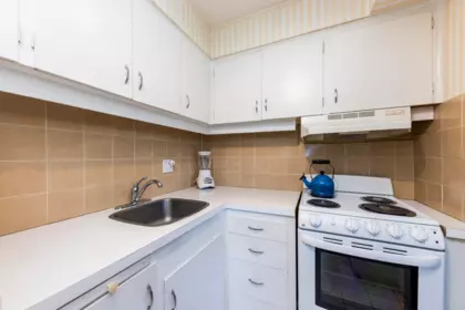 Breakfast Nook Photo of 705 2187 Bellevue Avenue, West Vancouver, BC
