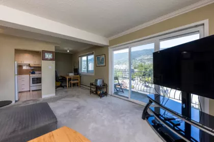 Primary Bedroom Photo of 705 2187 Bellevue Avenue, West Vancouver, BC