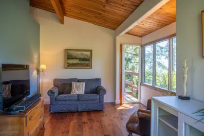 Basement Recreation Room Photo of 9919 Southlands Drive, Pender Island, BC