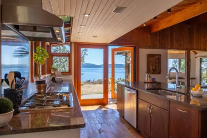 Breakfast Nook Photo of 9919 Southlands Drive, Pender Island, BC