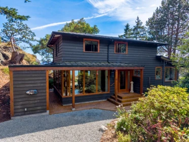 9919 Southlands Drive, Pender Island, BC, Pender Island — Single Family Residence for sale