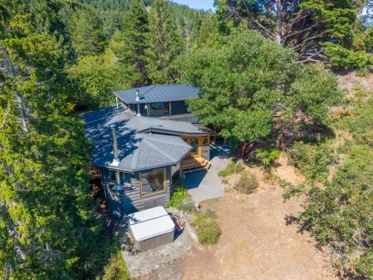 9919 Southlands Drive, Pender Island, BC, Pender Island — Single Family Residence for sale