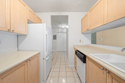 109 8680 Lansdowne Road, Richmond, BC, Richmond — Apartment/Condo for sale