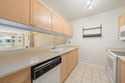 109 8680 Lansdowne Road, Richmond, BC, Richmond — Apartment/Condo for sale