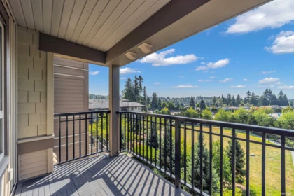 Guest Bathroom Photo of 406 3156 Dayanee Springs Boulevard, Coquitlam, BC