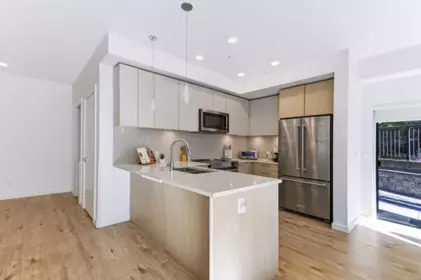 Kitchen Island Photo of 102 3182 Gladwin Road, Abbotsford, BC