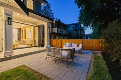 Hot Tub / Spa Photo of 588 E 10th Avenue, Vancouver, BC
