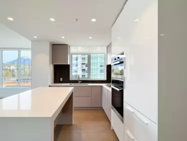 Kitchen Island Photo of 807 1675 Lions Gate Lane, North Vancouver, BC