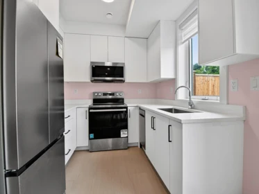 Living Room Photo of 2 2254 E 24th Avenue, Vancouver, BC
