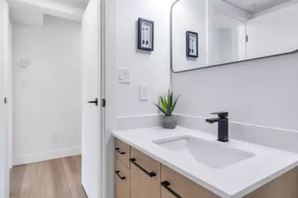 Mudroom Photo of 1001 2733 Chandlery Place, Vancouver, BC