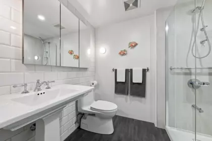 Guest Bathroom Photo of 308 1275 Hamilton Street, Vancouver, BC