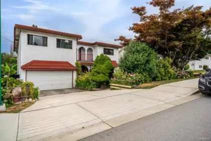 6090 6th Street, Burnaby, BC, Burnaby — Single Family Residence for sale