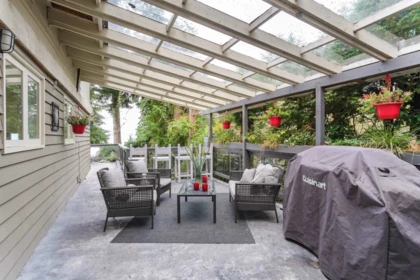 Breakfast Nook Photo of 20 Oceanview Road, Lions Bay, BC