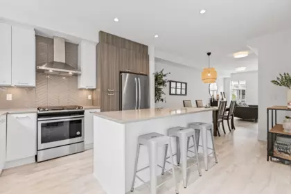 Kitchen Island Photo of 74 24076 112 Avenue, Maple Ridge, BC