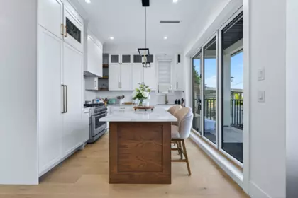 Breakfast Nook Photo of 4990 Sherbrooke Street, Vancouver, BC