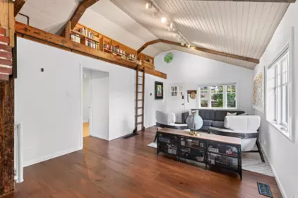 Family Room Photo of 1371 Borthwick Road, North Vancouver, BC