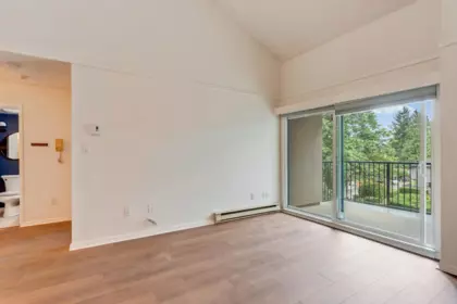 Family Room Photo of 202 836 Twelfth Street, New Westminster, BC