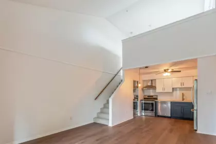 Kitchen Island Photo of 202 836 Twelfth Street, New Westminster, BC