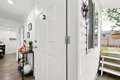 Entry Foyer Photo of 7567 114 Street, Delta, BC