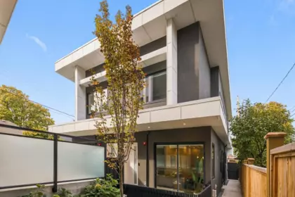 2 2509 Kitchener Street, Vancouver, BC, Vancouver — Half Duplex for sale