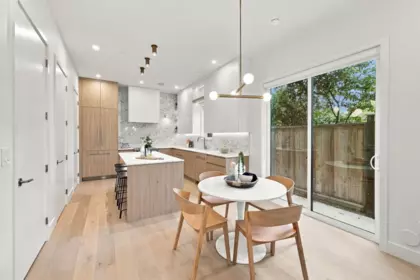 Kitchen Island Photo of 2 2509 Kitchener Street, Vancouver, BC