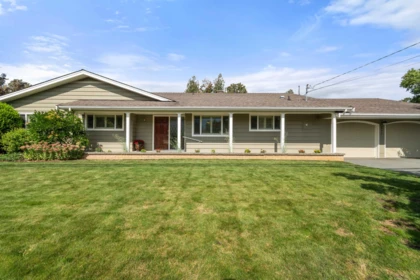 Living Room Photo of 49635 Yale Road, Chilliwack, BC