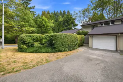 Living Room Photo of 6 4860 207 Street, Langley, BC