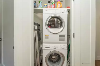 Powder Room Photo of 300 2432 Haywood Avenue, West Vancouver, BC