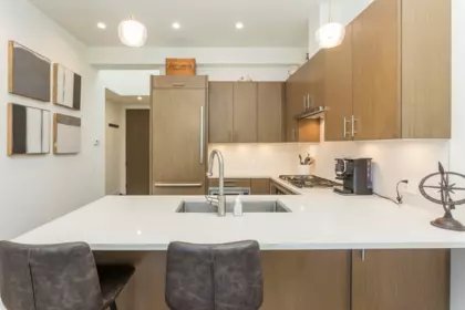 Primary Bedroom Photo of 300 2432 Haywood Avenue, West Vancouver, BC