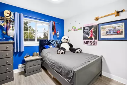 Guest Bathroom Photo of 16 9989 240a Street, Maple Ridge, BC