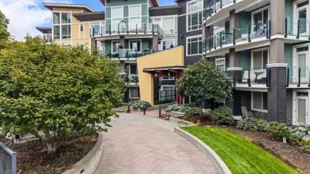 Hot Tub / Spa Photo of 204 45389 Chehalis Drive, Chilliwack, BC