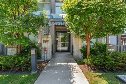 202 1591 Bowser Avenue, North Vancouver, BC, North Vancouver — Apartment/Condo for sale