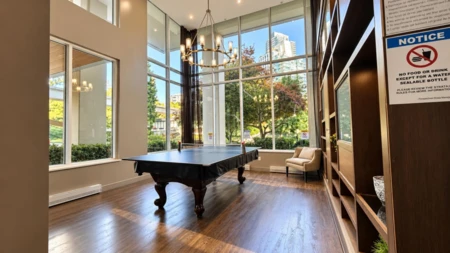 Hallway Photo of 2805 2133 Douglas Road, Burnaby, BC