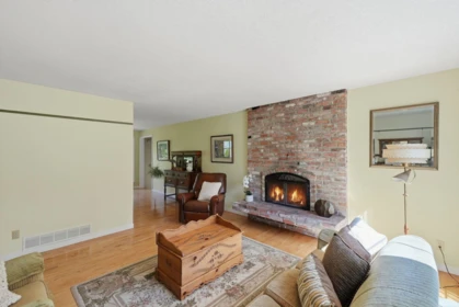 Basement Recreation Room Photo of 10461 Main Street, Delta, BC