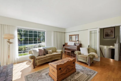 Loft / Bonus Room Photo of 10461 Main Street, Delta, BC