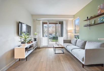 209 3399 Noel Drive, Burnaby, BC, Burnaby — Apartment/Condo for sale