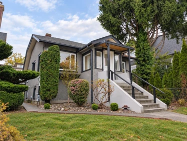 1109 Seventh Avenue, New Westminster, BC, New Westminster — Single Family Residence for sale