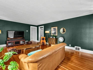 Family Room Photo of 1109 Seventh Avenue, New Westminster, BC