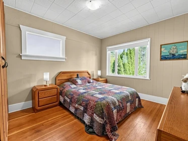 Walk-In Closet Photo of 1109 Seventh Avenue, New Westminster, BC