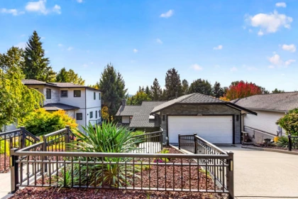 Garden / Landscaping Photo of 647 Thurston Close, Port Moody, BC