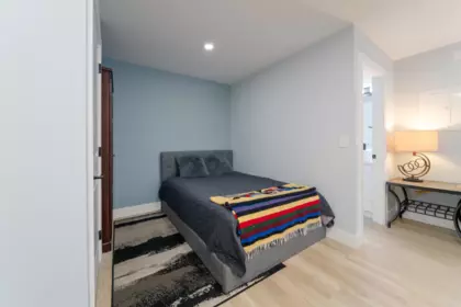 Entry Foyer Photo of 960 Renfrew Street, Vancouver, BC