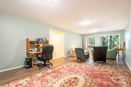 Entry Foyer Photo of 75 Larson Road, Gibsons, BC